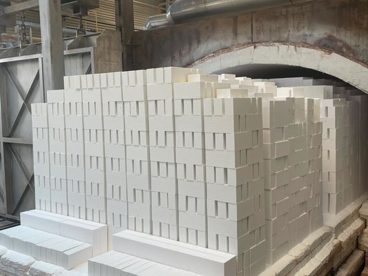 90-99 Sintered Corundum Brick Refractory Fire Bricks For Petrochemical Furnaces